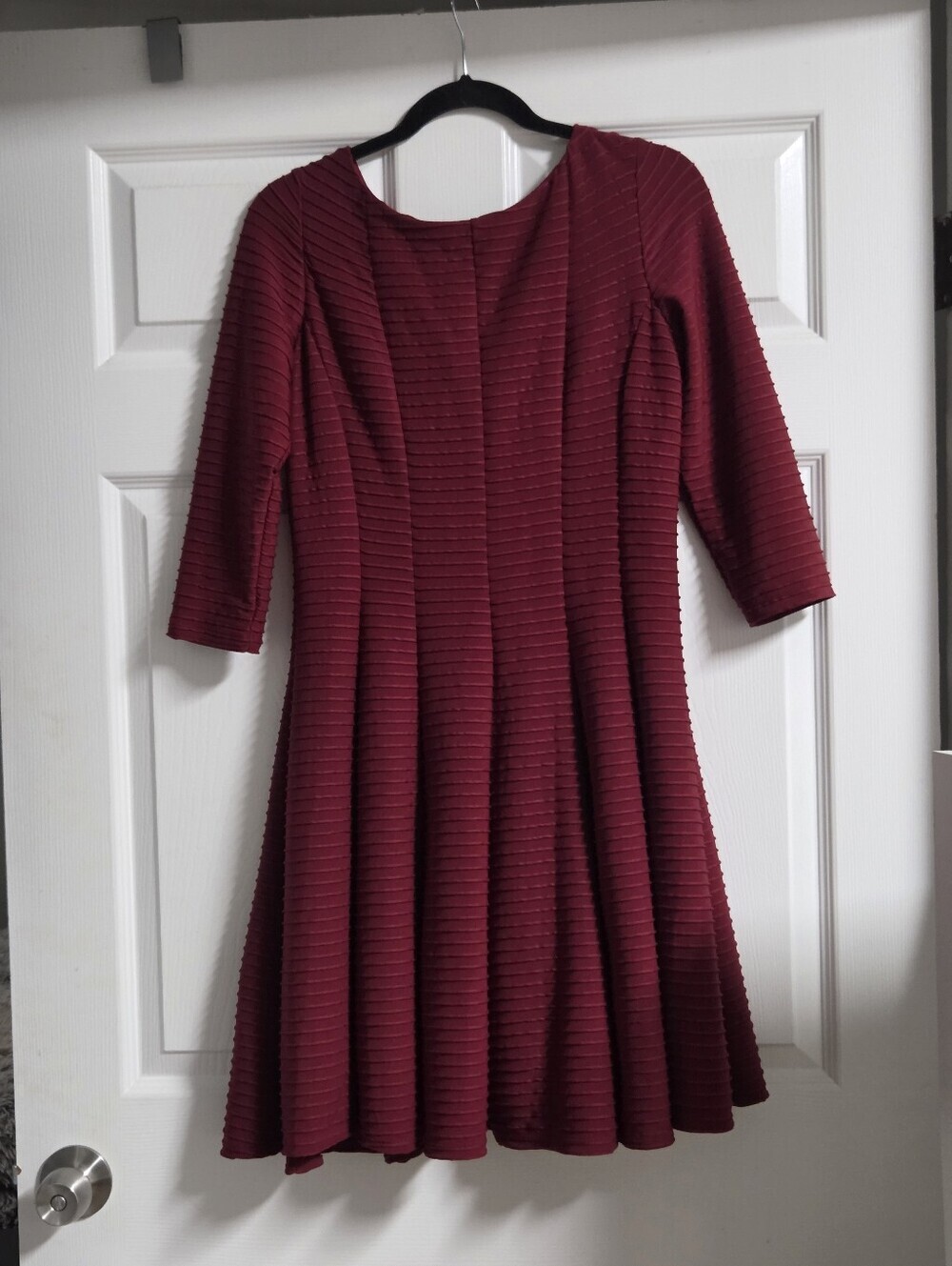 NWOT - JulianTaylor Women's Ribbed Back Zip Fit&Flare Dress in Burgundy Size 10